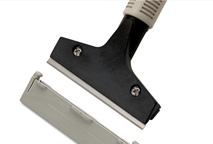 Productos-de-limpieza-espatula-para-vidrios-y-pisos-01