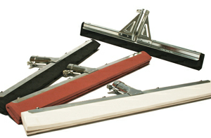 Productos-de-limpieza-jalador-de-hule-espuma-metalico-03